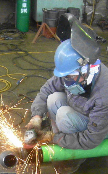 猪又鉄工所の作業風景9